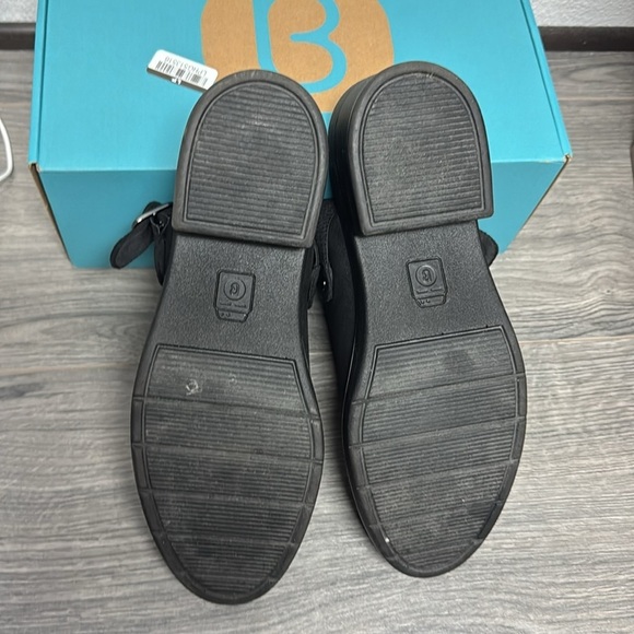 Bzees Women's Open Book Mule In Black Leather* - Picture 4 of 8